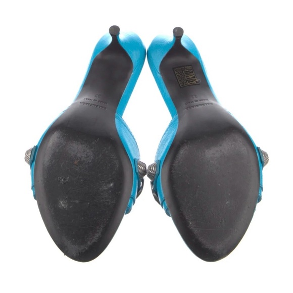 BALENCIAGA Womens Turquoise Kitten Heels! Only worn once! Size 7. Heels: 2.25” - Picture 3 of 5